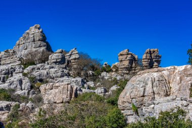 Kayaların eşsiz şekli, 150 milyon yıl önce Jurasik Çağı sırasında meydana gelen erozyondan kaynaklanmaktadır. Tüm dağ, deniz suyu altındaydı. Torcal de Antequera