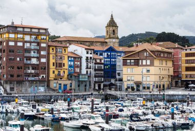 Bermeo İspanya 'nın Bask bölgesinde küçük bir balıkçı köyüdür.