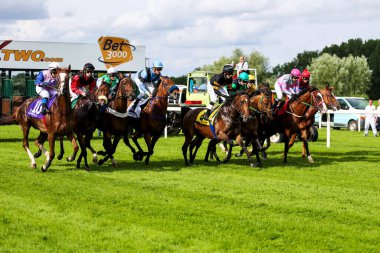 Münih, Almanya - 07 Ekim 2019: Münih-Riem, Almanya, Avrupa 'da at yarışı