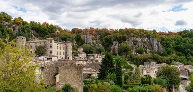 Ardeche 'deki Ortaçağ Vogue Köyü, Rhone-Alpes, Güney Fransa