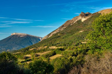 Saint Baudille et Pipet 'teki manzara manzarası, Vercors' taki Trieves yerel makamları birliği, Fransa Alpleri, Avrupa 'daki Fransa