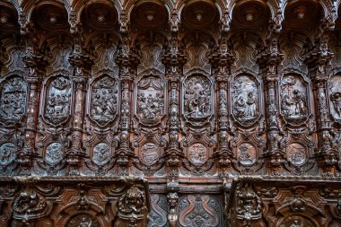 Cordoba, İspanya - 31 Ekim 2019: Cordoba Mezquita Katedrali 'nde Pedro Duque Cornejo' nun muhteşem korosu. Endülüs, İspanya