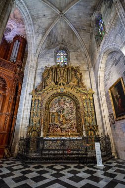 İspanya 'nın Endülüs kentindeki eski Jerez de la Frontera kasabasındaki San Miguel kilisesinin içi.