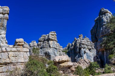 Kayaların eşsiz şekli, 150 milyon yıl önce Jurasik Çağı sırasında meydana gelen erozyondan kaynaklanmaktadır. Tüm dağ, deniz suyu altındaydı. Torcal de Antequera