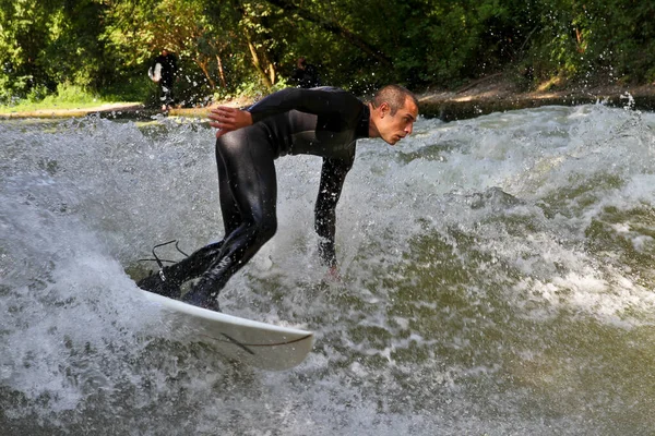 München Deutschland Juli 2019 Surfer Auf Dem Stadtfluss München Ist — Stockfoto