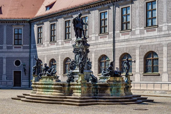 Munich Alemania Julio 2020 Fuente Wittelsbach Bronce Palacio Residenz Fue — Foto de Stock