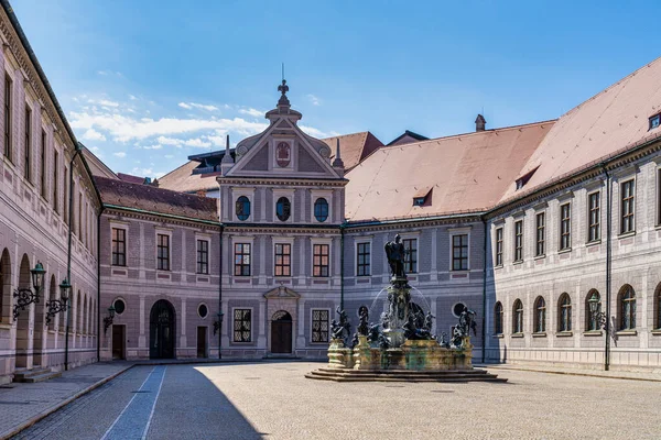 Munich Alemania Julio 2020 Fuente Wittelsbach Bronce Palacio Residenz Fue — Foto de Stock