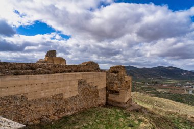 Alcazaba de Reina, Badajoz ili, Extremadura, İspanya 'nın Reina köyündeki Fas kalesi.