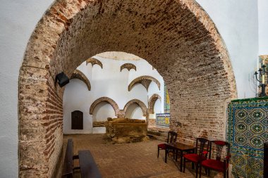 13. yüzyılda kurulan Calera de Leon 'daki Tentudia Manastırı' nın içinde. Badajoz ili, Extremadura, İspanya