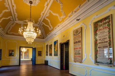 Jerez de la Frontera, İspanya - 15 Kasım 2019: Alcazar Villavicencio Sarayı ahşap iç mimarisi Endülüs, İspanya