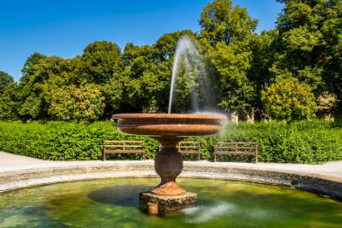 Bir sonbahar günü Münih 'teki Hofgarten Parkı' nda yürüyüş, Avrupa 'da Almanya