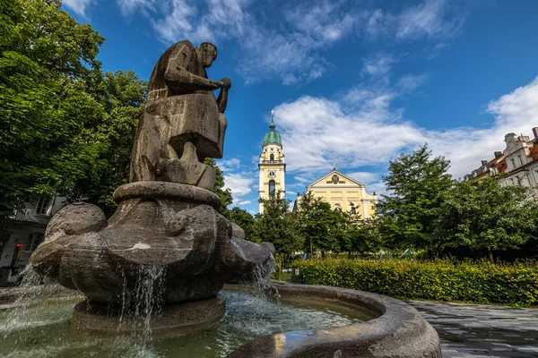 Fontána Před Josefa Římskokatolický Kostel Maxvorstadtu Mnichov Bavorsko Německo — Stock fotografie