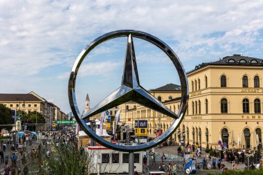 Münih, Almanya - 07 Eylül 2021: IAA Hareketlilik Açık Alanı. Mercedes Benz Motor Fuarı Odeon Meydanı 'nda. Gelecekteki hareketlilik kavramı