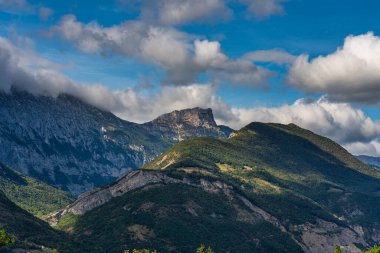 Fransa 'nın Auvergne-Rhone-Alpes bölgesinde, Haute-Savoie yakınlarındaki Le Paquier' de manzara görüntüsü