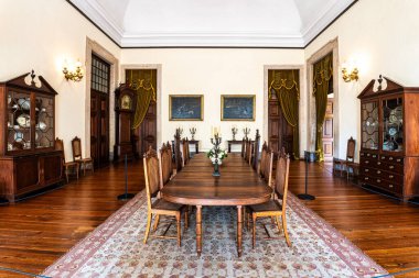 Mafra, Portekiz - 11 Nisan 2025: Mafra Ulusal Sarayı, Manastır ve Bazilika. Fransisken Dini Düzeni. Portekiz, Lizbon 'un kuzeyindeki Mafra' da barok mimarisi.