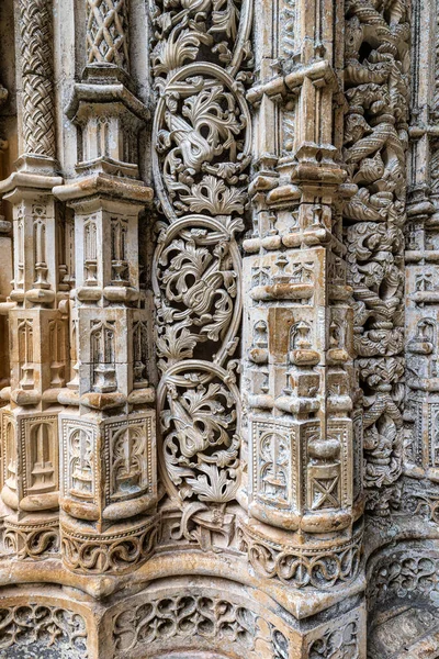 Batalha, Portekiz. Capelas Imperfeitas Manastırı, Batalha 'nın Bitmemiş Şapelleri, diğer adıyla Santa Maria da Vitoria Manastırı. Gotik ve Manueline tarzı