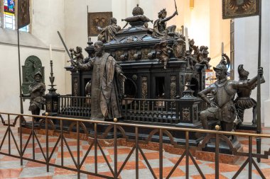 Münih, Almanya - 06 Kasım 2024: Münih 'teki Frauenkirche Kilisesi, Almanya' daki Bavyera.