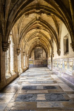 Portekiz, Coimbra 'daki Santa Cruz Manastırı ve Kilisesi Manastırı' nda. Santa Cruz Kilisesi, Portekiz 'in en büyüleyici dini binalarından biridir..