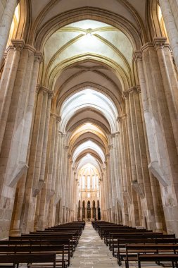 Alcobaca, Portekiz - Mar 08, 2025: Alcobaca manastırı, Mosteiro de Santa Maria de Alcobaca Portekiz, Avrupa 'da bulunan Orta Çağ Katolik Manastırı.