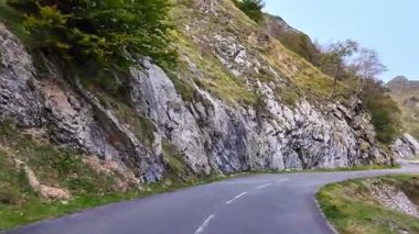 Col d 'Aubisque, Fransa' ya gidiyorum. Fransa 'nın Bearn kentindeki Fransa Bisiklet Turu' nun sembolü olan Fransız Pirenesi 'ndeki dağ geçidi.