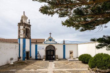Remedios şapelinin seramik azulejos cephesi, Santuario de Nossa dos Remedios Portekiz, Avrupa 'da Peniche' de