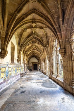 Portekiz, Coimbra 'daki Santa Cruz Manastırı ve Kilisesi Manastırı' nda. Santa Cruz Kilisesi, Portekiz 'in en büyüleyici dini binalarından biridir..