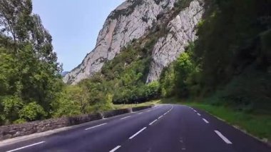 Col du Pourtalet, Fransa 'ya gidiyorum. Fransa 'nın Bearn kentindeki Fransa Bisiklet Turu' nun sembolü olan Fransız Pirenesi 'ndeki dağ geçidi..
