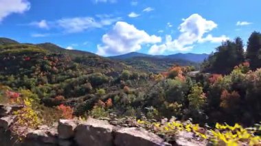 Anso Vadisi 'nden geçen Valles Occidentales Pireneler' deki Doğal Park, Aragon, Avrupa 'daki İspanya