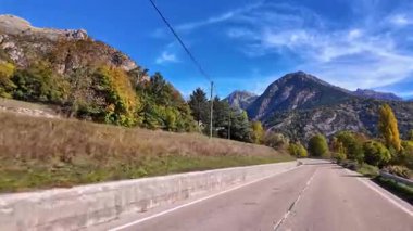 İspanya 'daki güzel Panticosa, Aragon' dan geçiyoruz. Pireneler 'in güney kesimindeki dağlar.