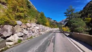 Panticosa, Aragon yakınlarındaki güzel Garganta del Escalar 'dan geçeceğiz. Pireneler 'in güney kesimindeki dağlar.