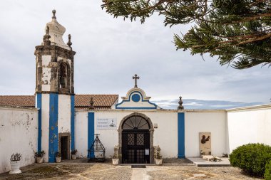 Remedios şapelinin seramik azulejos cephesi, Santuario de Nossa dos Remedios Portekiz, Avrupa 'da Peniche' de