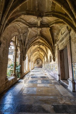 Portekiz, Coimbra 'daki Santa Cruz Manastırı ve Kilisesi Manastırı' nda. Santa Cruz Kilisesi, Portekiz 'in en büyüleyici dini binalarından biridir..