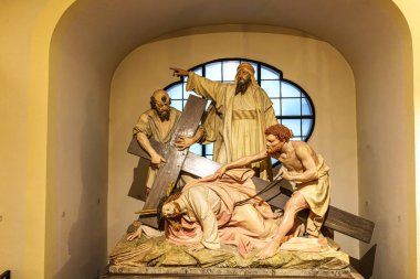 Münih, Almanya - 11 Mayıs 2025: Buergersaalkirche 'in iç kesimi, Münih, Almanya' daki Vatandaş Salonu Kilisesi. 1709 yılında inşa edilmiş ve Münih 'in iç kesimlerinde tarihi bir binadır.