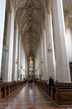 Münih, Almanya - 06 Kasım 2025: Münih 'teki Frauenkirche Kilisesi, Almanya' daki Bavyera.