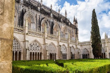 Batalha, Portekiz - Mar 07, 2025: Batalha Manastırı Portekiz 'in Batalha kentindeki bir Dominik manastırıdır. Başlangıçta Aziz Mary Manastırı olarak bilinirdi..