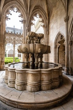 Batalha, Portekiz - Mar 07, 2025: Batalha Manastırı Portekiz 'in Batalha kentindeki bir Dominik manastırıdır. Başlangıçta Aziz Mary Manastırı olarak bilinirdi..