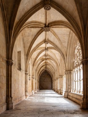 Batalha, Portekiz - Mar 07, 2025: Batalha Manastırı Portekiz 'in Batalha kentindeki bir Dominik manastırıdır. Başlangıçta Aziz Mary Manastırı olarak bilinirdi..