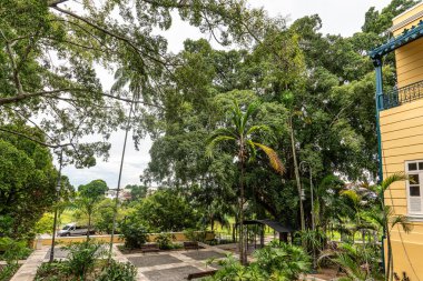 Manaus, Amazon, Brezilya 'daki Palacio Rio Negro. 1910 'da Alman lastik satıcısı Waldemar Scholz tarafından ikamet yeri olarak inşa edilmiş.