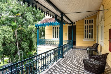 Manaus, Amazon, Brezilya 'daki Palacio Rio Negro' nun içi. 1910 'da Alman lastik satıcısı Waldemar Scholz tarafından ikamet yeri olarak inşa edilmiş.