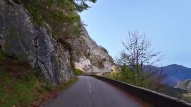 Col d 'Aubisque, Fransa' ya gidiyorum. Fransa 'nın Bearn kentindeki Fransa Bisiklet Turu' nun sembolü olan Fransız Pirenesi 'ndeki dağ geçidi.
