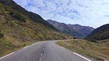 Col du Pourtalet, Fransa 'ya gidiyorum. Fransa 'nın Bearn kentindeki Fransa Bisiklet Turu' nun sembolü olan Fransız Pirenesi 'ndeki dağ geçidi..