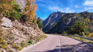 İspanya 'daki güzel Panticosa, Aragon' dan geçiyoruz. Pireneler 'in güney kesimindeki dağlar.