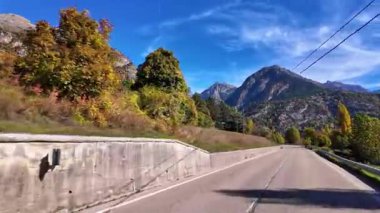 İspanya 'daki güzel Panticosa, Aragon' dan geçiyoruz. Pireneler 'in güney kesimindeki dağlar.