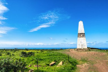 Portekiz 'deki Torre de Aspa bakış açısı. Torre de Aspa, deniz seviyesinden 156 metre yükseklikte Costa Vicentina 'nın en yüksek noktasıdır..
