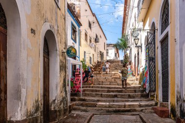 Sao Luis, Brezilya - 11 Ocak 2026: Brezilya 'da Sao Luis' de Rua Djalma Dutra caddesinde geleneksel Portekiz sömürge mimari rengi ve tarzı