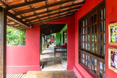 Ilha das Canarias, Brezilya - 20 Ocak 2026: Brezilya 'nın Ilha das Canarias şehrinde bulunan Tipik Orman Locası. Delta do Parnaiba ve Delta das Americas.