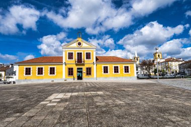 Nisa Belediye Kütüphanesi aynı zamanda Biblioteca Belediyesi Dr. Motta ve Moura olarak da bilinir. Avrupa 'da Nisa, Portekiz