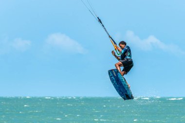 Barra Grande, Brezilya - 22 Ocak 2026: Brezilya 'nın kuzeydoğusundaki Piaui sahilindeki Barra Grande plajında uçurtma sörfü.