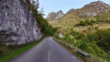 Col d 'Aubisque, Fransa' ya gidiyorum. Fransa 'nın Bearn kentindeki Fransa Bisiklet Turu' nun sembolü olan Fransız Pirenesi 'ndeki dağ geçidi.