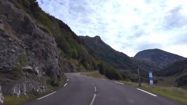 Col du Pourtalet, Fransa 'ya gidiyorum. Fransa 'nın Bearn kentindeki Fransa Bisiklet Turu' nun sembolü olan Fransız Pirenesi 'ndeki dağ geçidi..